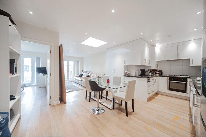 2 Bedroom Flat To Rent In Crowther Avenue, Brentford, TW8