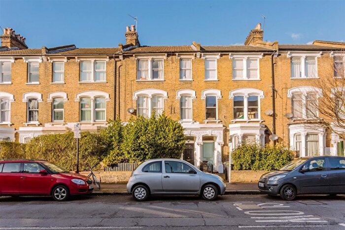 2 Bedroom Flat To Rent In Upper Tollington Park, Finsbury Park, N4
