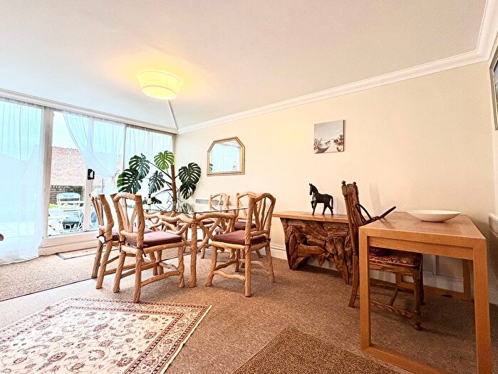 2 Bedroom Flat To Rent In High Kingsdown, Bristol, BS2