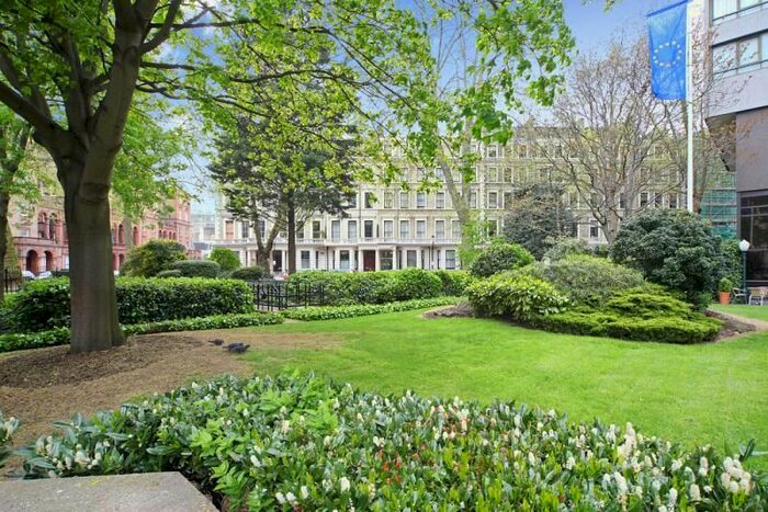 2 Bedroom Flat To Rent In Ashburn Gardens, London, SW7