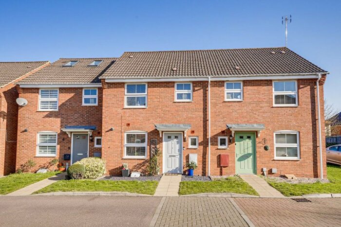 3 Bedroom Terraced House For Sale In Blenheim Road, Leighton Buzzard, LU7