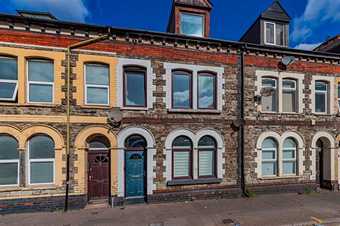 5 Bedroom Property For Sale In Penarth Road, Cardiff, CF10