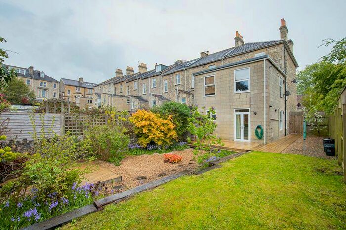 2 Bedroom Apartment To Rent In Station Road, Bath, BA1