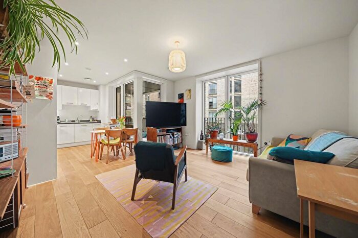 2 Bedroom Flat For Sale In Casbeard Street, Radwell Court, N4