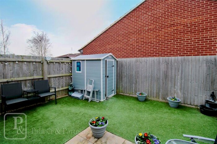 1 Bedroom Bungalow For Sale In Luff Way, Walton On The Naze, Essex, CO14