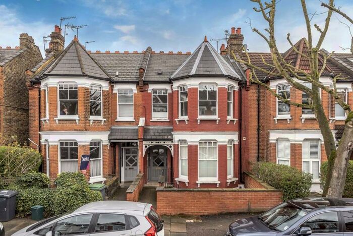 2 Bedroom Flat To Rent In Coniston Road, London, N10