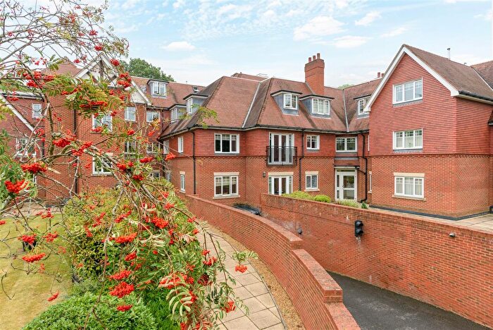 2 Bedroom Property To Rent In Bridgewater Road, Weybridge, KT13