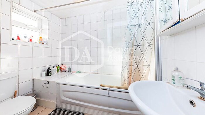 2 Bedroom Apartment To Rent In Wightman Road, Hornsey Crouch End, London, N8