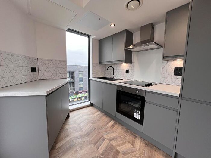3 Bedroom Apartment To Rent In Sona House, Manchester, M12