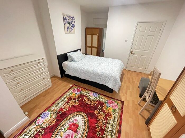 Studio To Rent In Malam Gardens, London, E14
