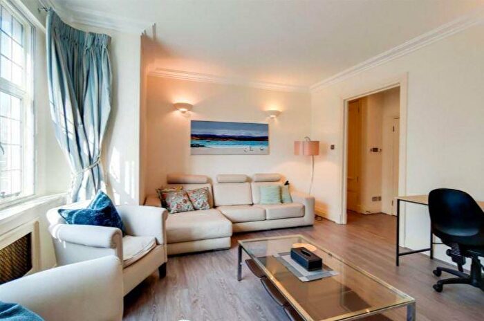 2 Bedroom Apartment To Rent In Queen's Grove, St John's Wood, London, NW8