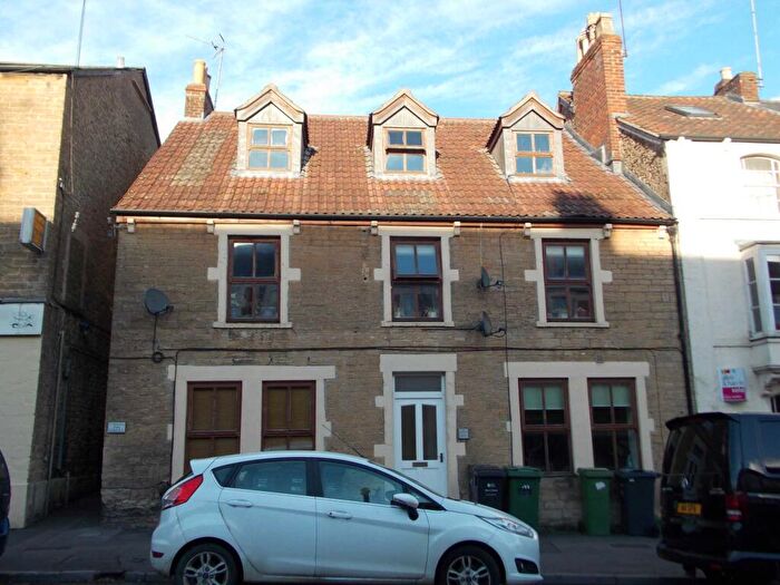 2 Bedroom Flat To Rent In Portway, BA11