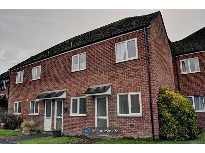 2 Bedroom Flat To Rent In Primrose Lea, Marlow, SL7
