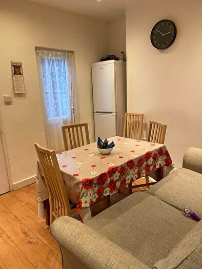 2 Bedroom Detached House To Rent In Northborough Road, Norbury, London, SW16