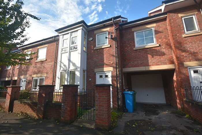 4 Bedroom Terraced House To Rent In Drayton Street, Hulme, Manchester, M15