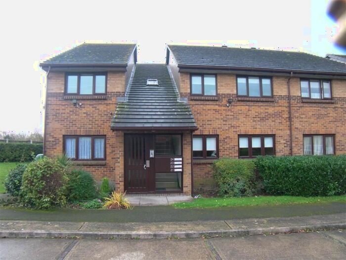 2 Bedroom Flat To Rent In Berry Close, Hornchurch, RM12