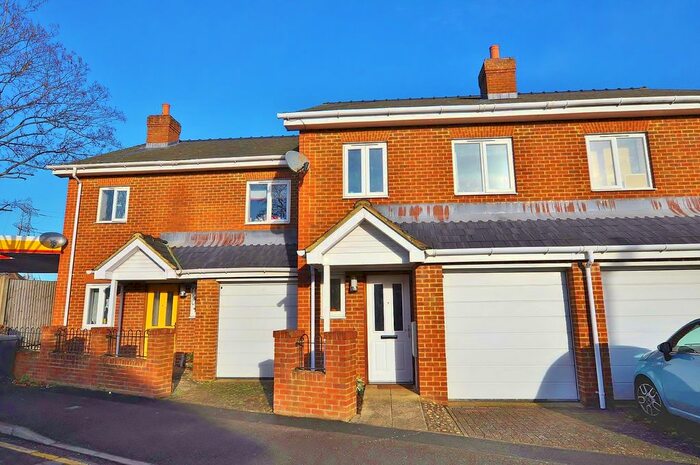 4 Bedroom Terraced House To Rent In Josephs Road, Guildford, Surrey, GU1