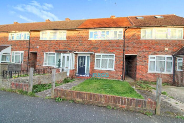 3 Bedroom Terraced House To Rent In Trelawney Avenue, Langley, SL3