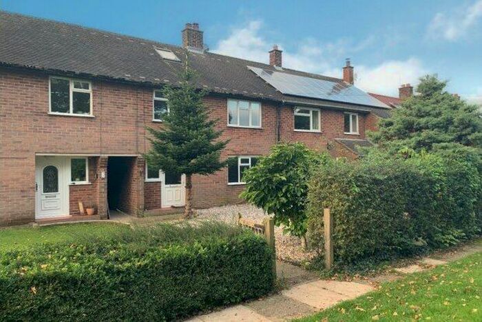 4 Bedroom Property To Rent In Oak Lane, Macclesfield, SK11