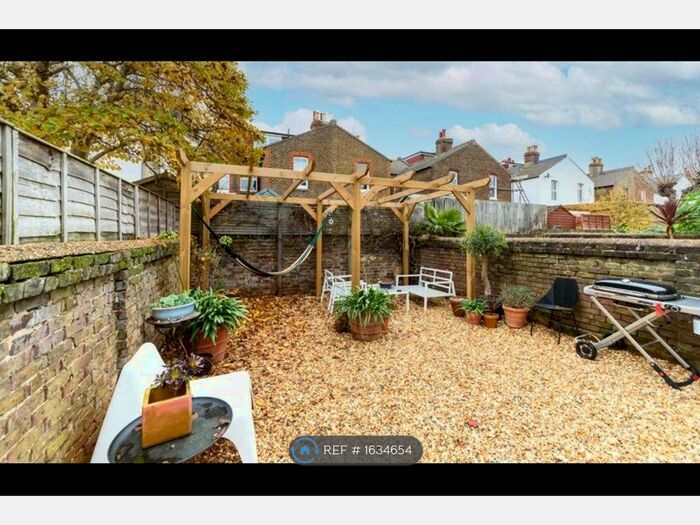 1 Bedroom Flat To Rent In Prinsep Road, Hove, BN3