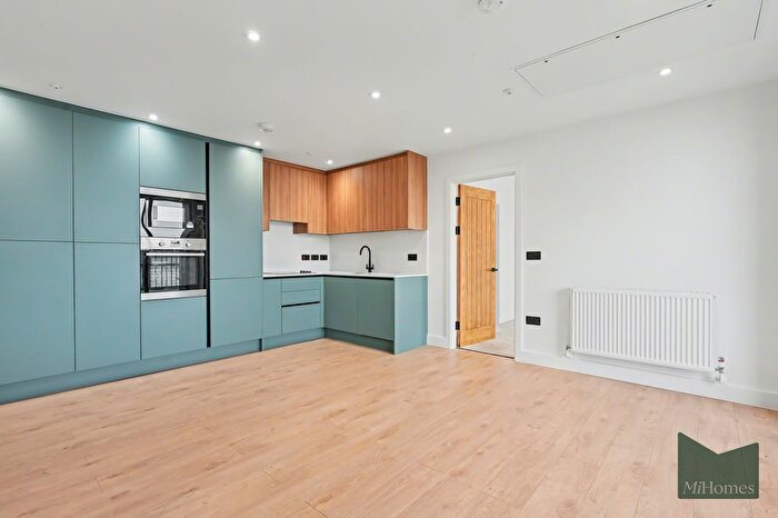 2 Bedroom Flat For Sale In Hornsey Road, N7