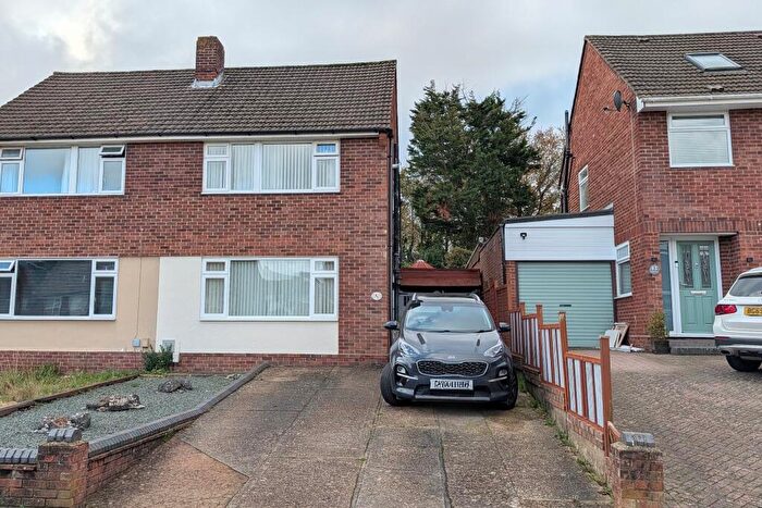 3 Bedroom Semi Detached House For Sale In Beaufort Avenue, Fareham, PO16