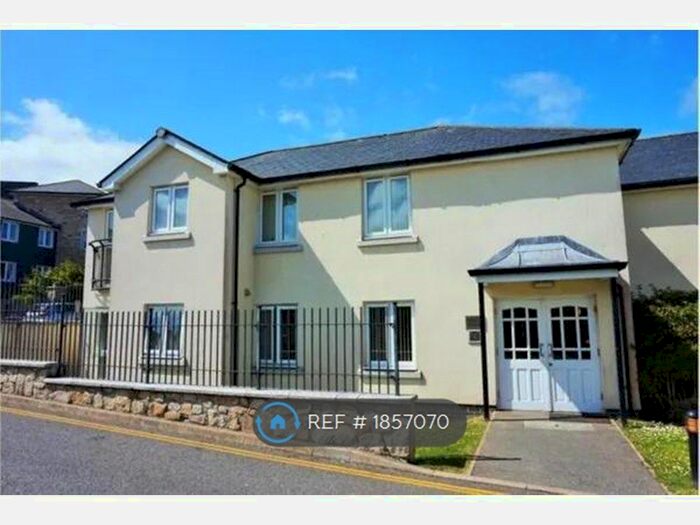 2 Bedroom Flat To Rent In Holmans Court, Camborne, TR14