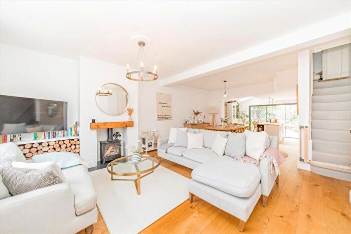 3 Bedroom Terraced House For Sale In Baring Street, Islington, N1