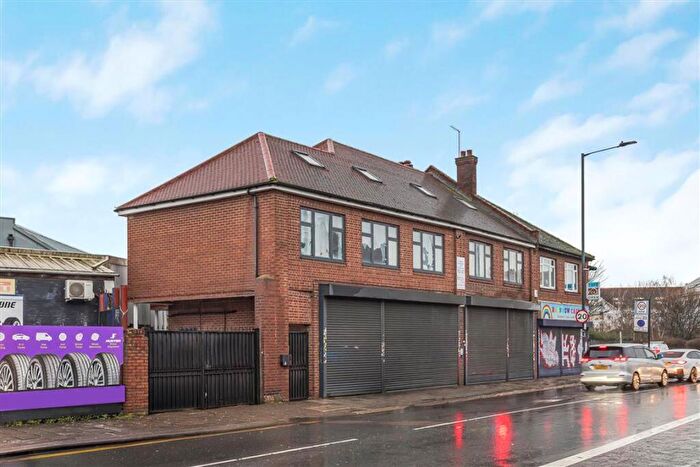 3 Bedroom Flat To Rent In Dudden Hill Lane, London, NW10