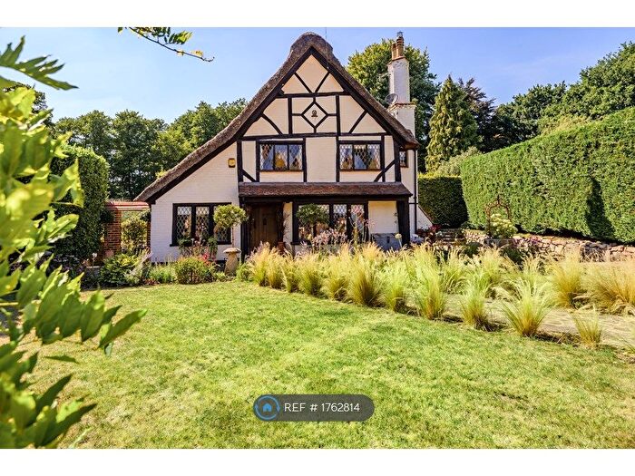 3 Bedroom Detached House To Rent In Guildford Road, Woking, GU24