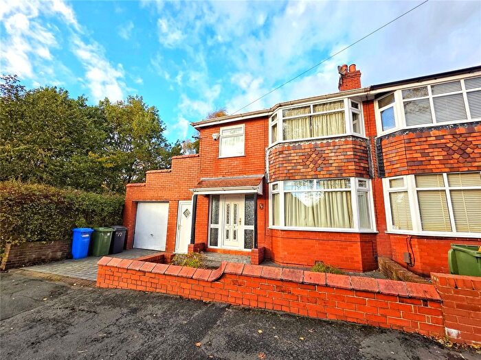 3 Bedroom Semi Detached House For Sale In Wilshaw Grove, Ashton-Under-Lyne, OL7