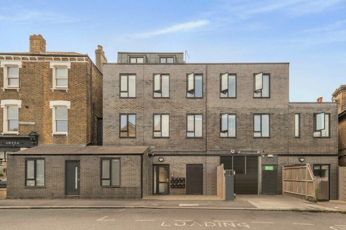 2 Bedroom Flat For Sale In St. Cyprians Court, Braxfield Road, London, SE4