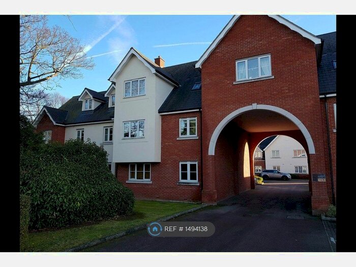2 Bedroom Flat To Rent In Vicarage Court, Colchester, CO3