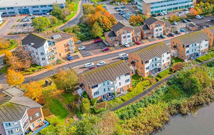 3 Bedroom Duplex For Sale In Grangemoor Court, Cardiff, CF11