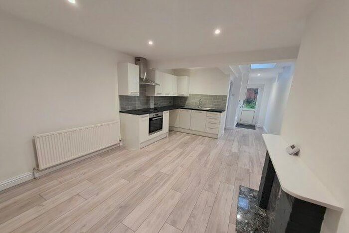 3 Bedroom Property To Rent In Well Road, Maidstone ME14