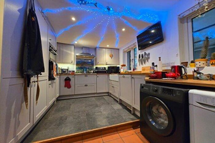 3 Bedroom Cottage To Rent In Main Road, Exminster, Exeter, EX6