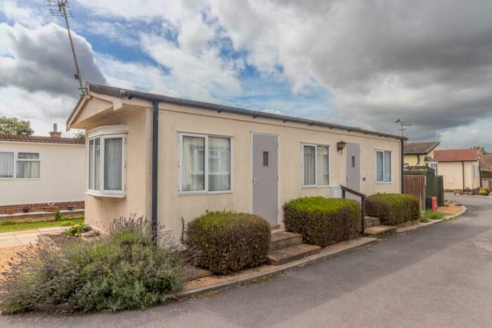 1 Bedroom Park Home To Rent In Valdean Home Park, Alresford, Hampshire, SO24