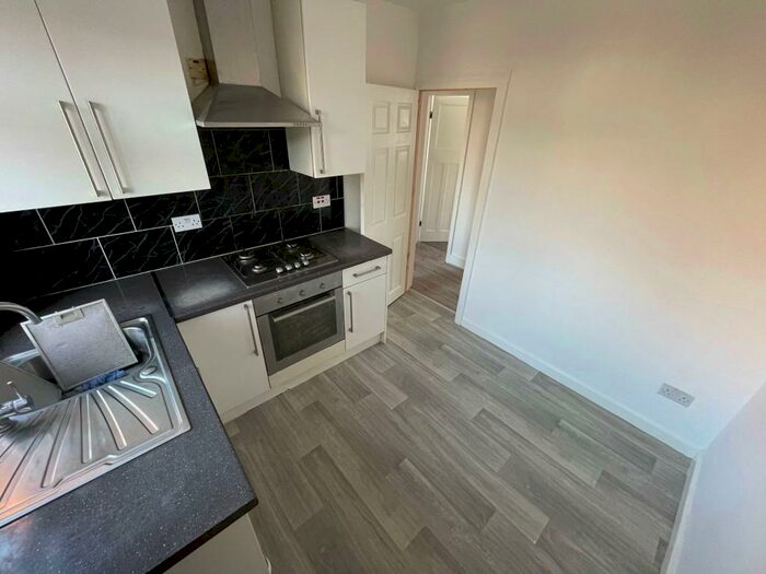 2 Bedroom Flat To Rent In Love Lane, Mitcham, Surrey, CR4