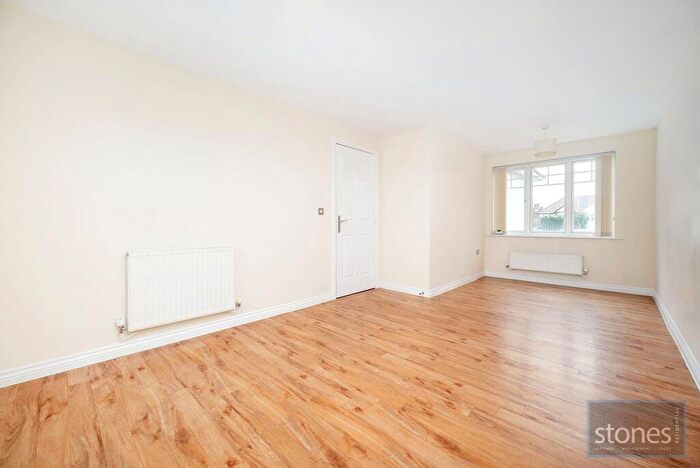 2 Bedroom Apartment For Sale In Great North Way, London, NW4
