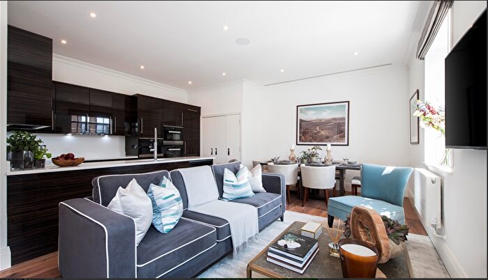 3 Bedroom Flat To Rent In Rainville Road, London, W6