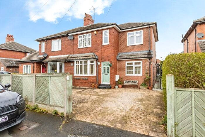 4 Bedroom Semi Detached House For Sale In Lynnfield Gardens, Scholes, Leeds, LS15