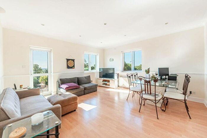 2 Bedroom Flat To Rent In Church Road, Stanmore, HA7