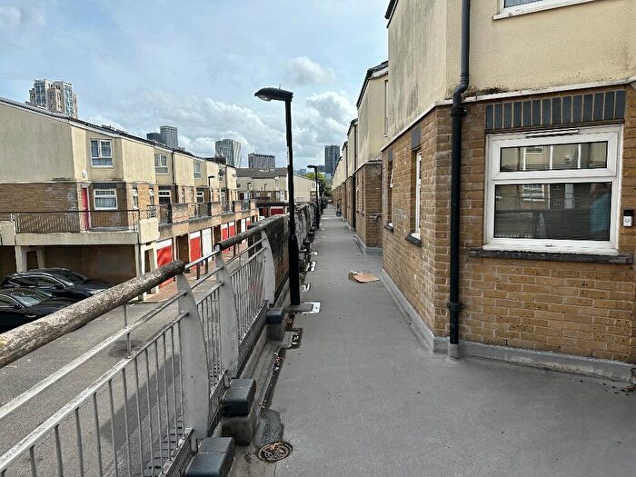 2 Bedroom Flat To Rent In Nelson Close, Croydon, London, CR0