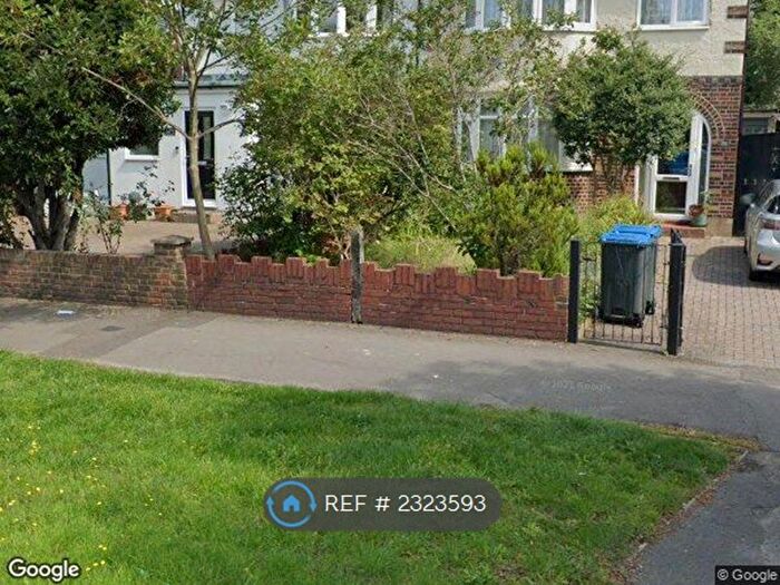 3 Bedroom Semi-Detached House To Rent In Kingston Upon Thames, Kingston Upon Thames, KT2