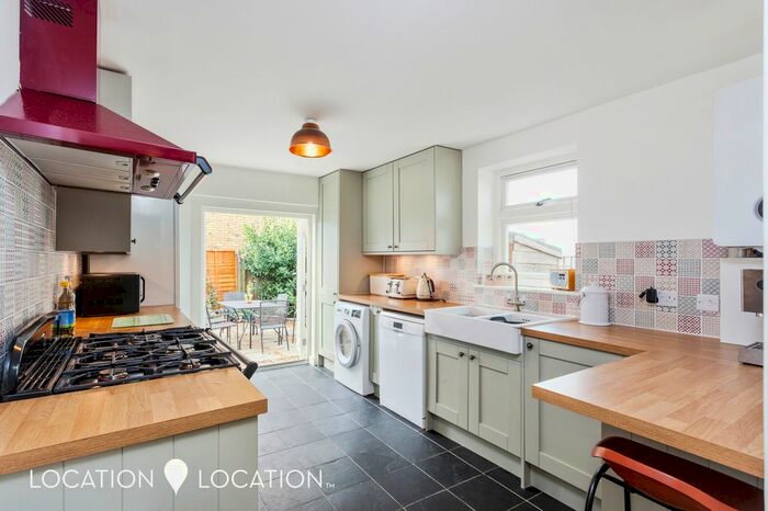 2 Bedroom Flat To Rent In Brooke Road, London, N16