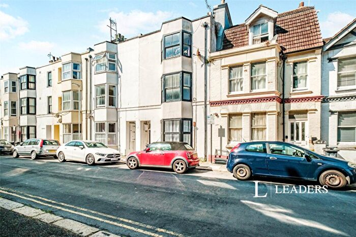 1 Bedroom Apartment For Sale In Western Place, Worthing, West Sussex, BN11