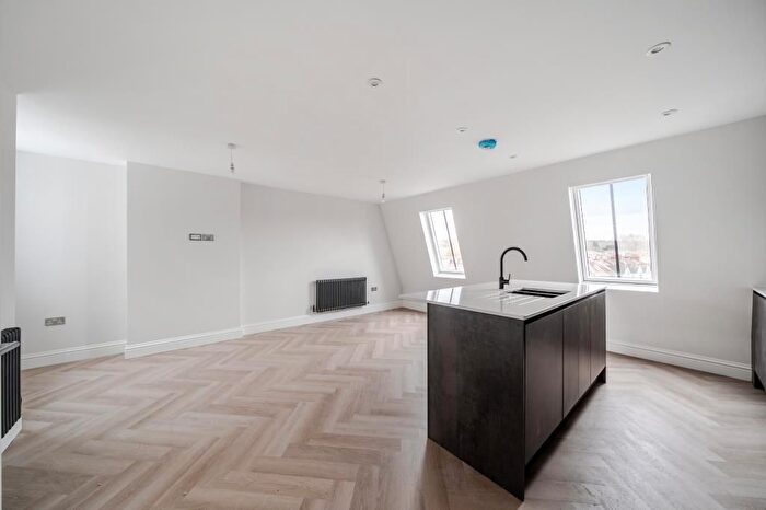 2 Bedroom Flat To Rent In Richmond Road, Twickenham, TW1