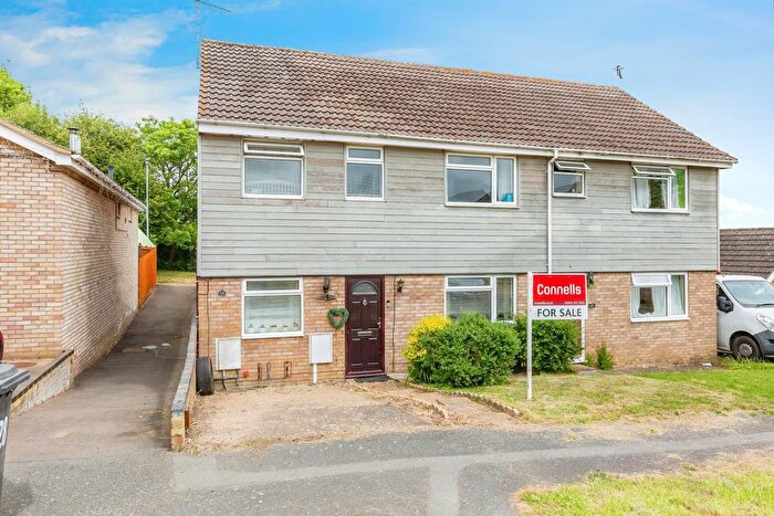 5 Bedroom Semi-Detached House For Sale In Oak View, Wellingborough, NN9