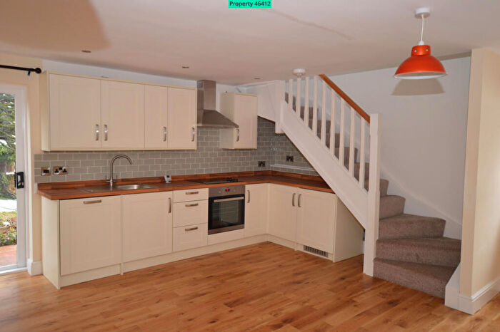 2 Bedroom Detached House To Rent In Lawns Lane, Leeds, LS12