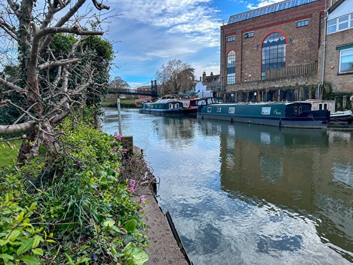 3 Bedroom Detached House For Sale In The Island, Thames Ditton, Surrey, KT7